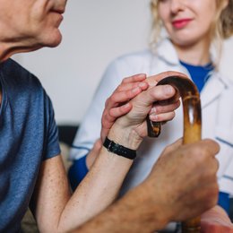 Image close-up-of-man-in-nursing-home from Freepik.