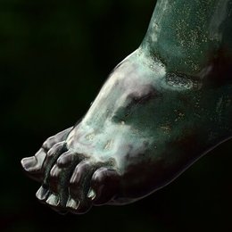foot-g73e8e5717_640 Image by Ulrike Leone from Pixabay
