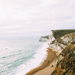 Foto de Martin  Péchy: https://www.pexels.com/es-es/foto/foto-de-la-costa-1645771/